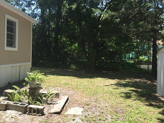 4th image of 820 Cove St