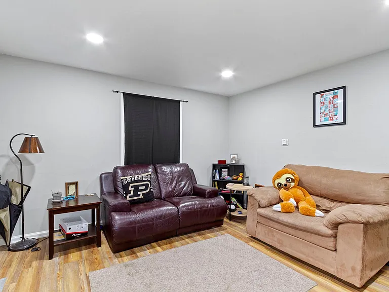 4354 Crittenden Ave — Photo 7
