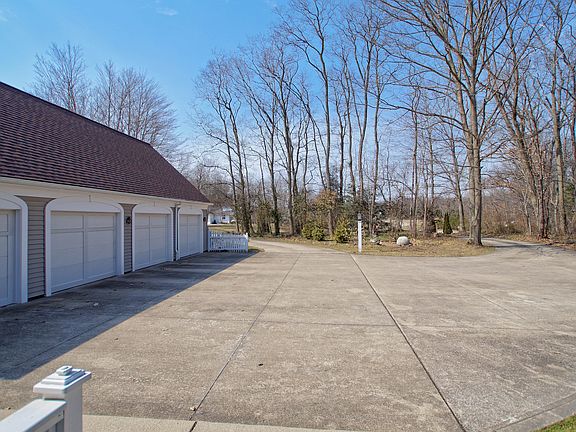 4th image of 16470 Vernon Dr
