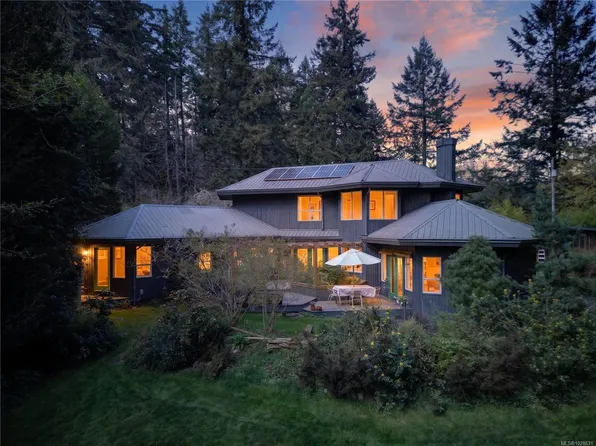 99 Garner Rd, Saltspring Island, BC V8K 2B1