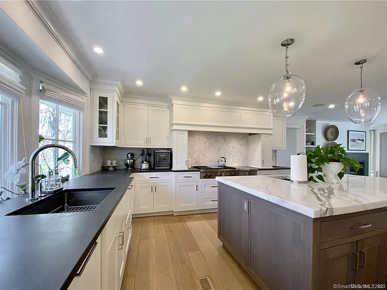 7 Whaling Rd — Photo 8