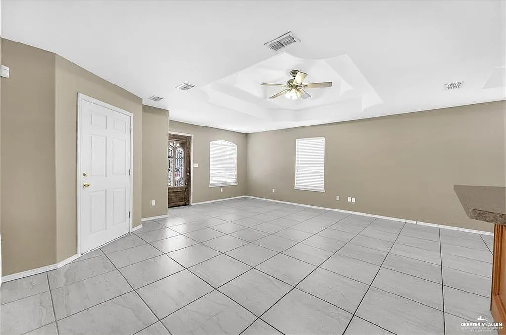 2 bed, 2.0 bath, 1375 sqft, $1,325 — Photo 2