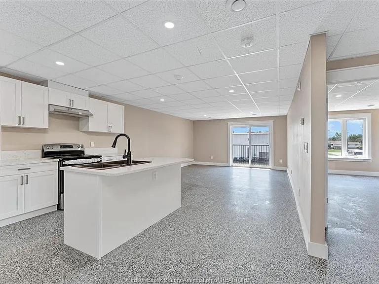15 Renaud Dr #201 — Photo 7