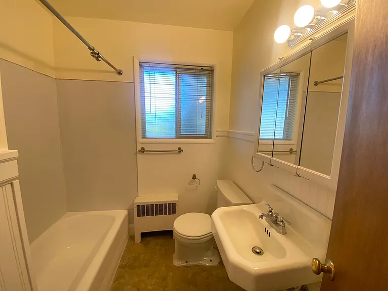 6634 E Burnside St #A — Photo 16