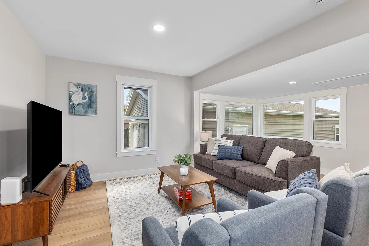 1836 Lakeshore Dr — Photo 4
