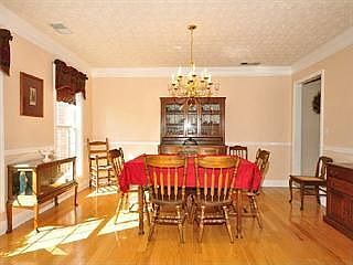 4th image of 1604 Beaufort Way