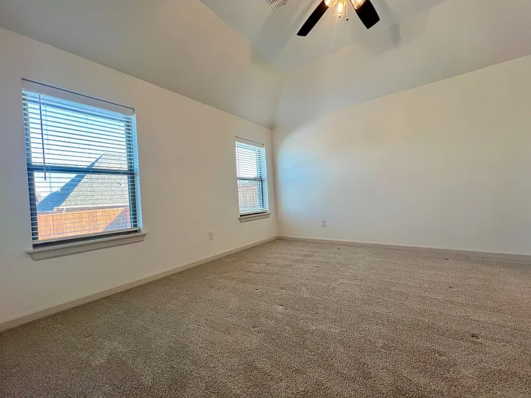 9333 SW 42nd St — Photo 8