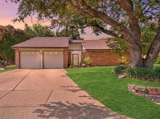2401 Slaton Dr, Grand Prairie, TX 75052