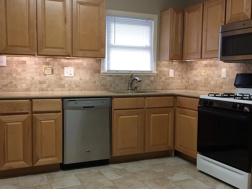 112 Suzanne Dr