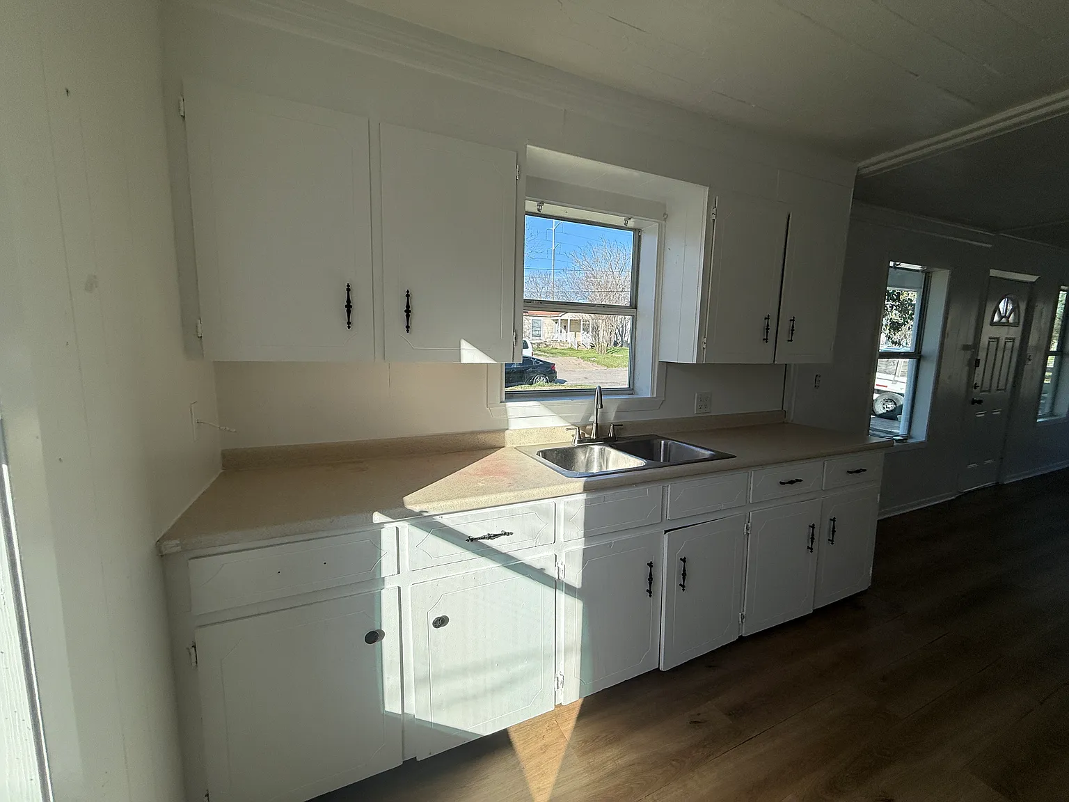 2 bed, 869 sqft, $950 — Photo 3