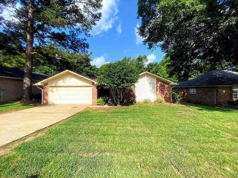 1st image of 4913 Woodcreek Dr