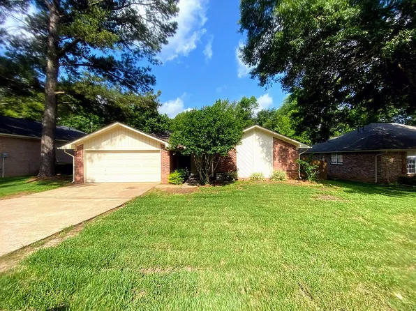 4913 Woodcreek Dr, Nacogdoches, TX 75965
