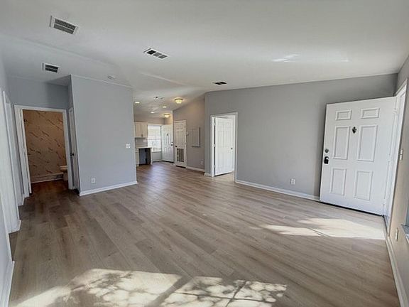3rd image of 5289 Stacy St Unit 6