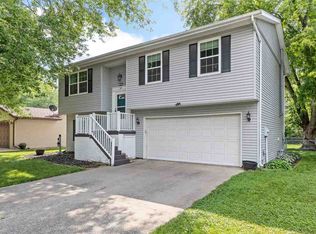 1815 Sterling Ct, Iowa City, IA 52240