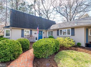 308 Crown View Dr, Alexandria, VA 22314