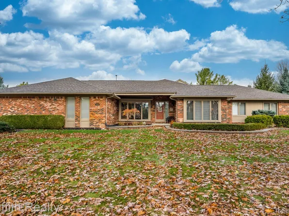 48770 Thornbury Dr, Novi, MI 48374