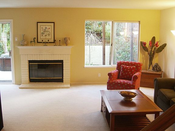 2nd image of 1808 Parkwood Dr