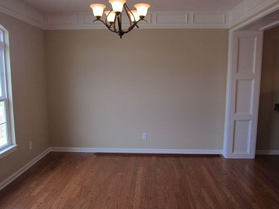 5th image of 231 Shoreland Cir