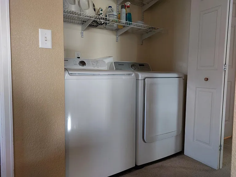 2521 Coach House Loop — Photo 14