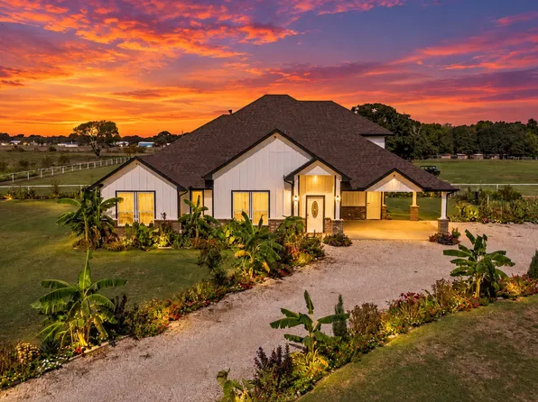 233 Private Road 7786, Wills Pt, TX 75169