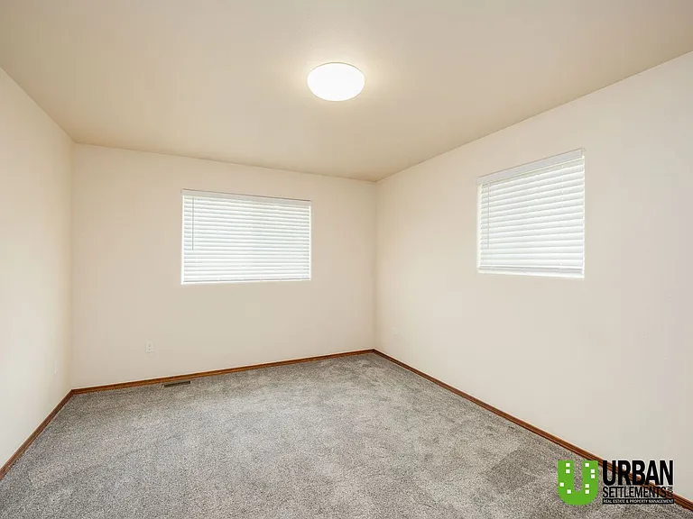 5517 & 5519 E 14th Ave — Photo 18