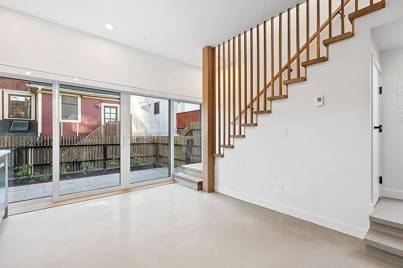 Vancouver House for rent - 3 Bedrooms — photo 11