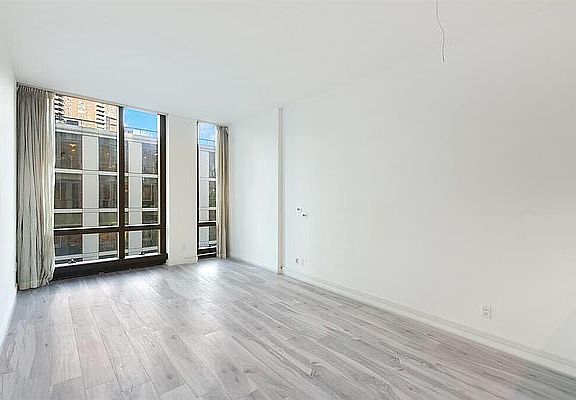 3rd image of 101 Warren St APT 630