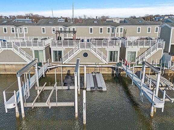 2nd image of 28 Harbor Isle Dr #30