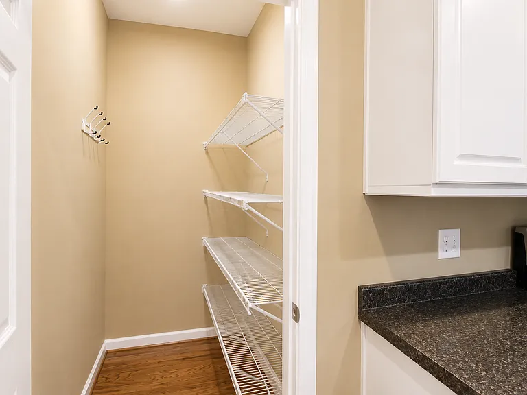 899 Magnolia Ct — Photo 11