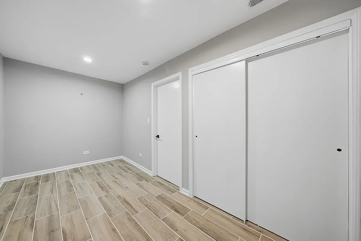 2 bed, 900 sqft, $1,800 — Photo 2