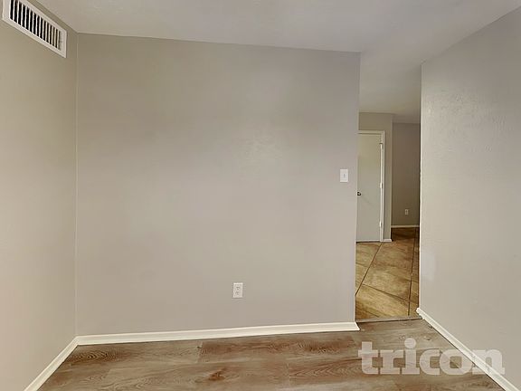 5th image of 1230 Meadow Creek Dr