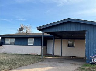 205 W Choctaw Rd #A, Foss, OK 73647