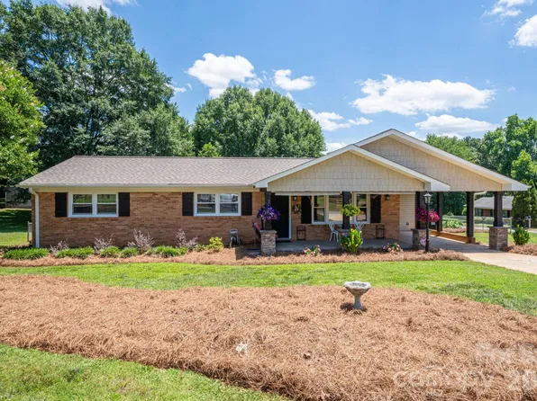 601 Wren Rd, Gastonia, NC 28056