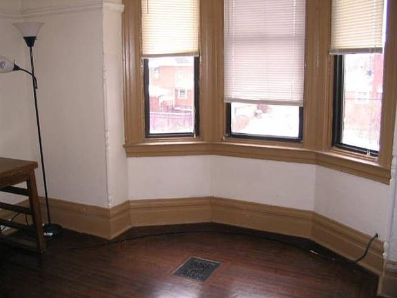Living/Bedroom area
