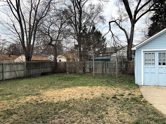 5th image of 1030 E Apple Ave