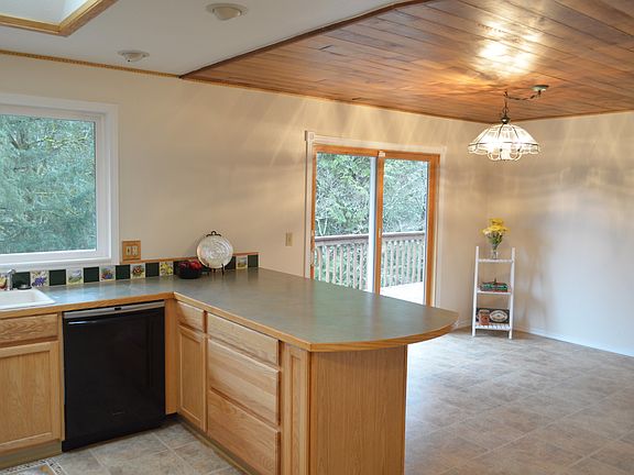 5th image of 11003 Skagit Dr SE