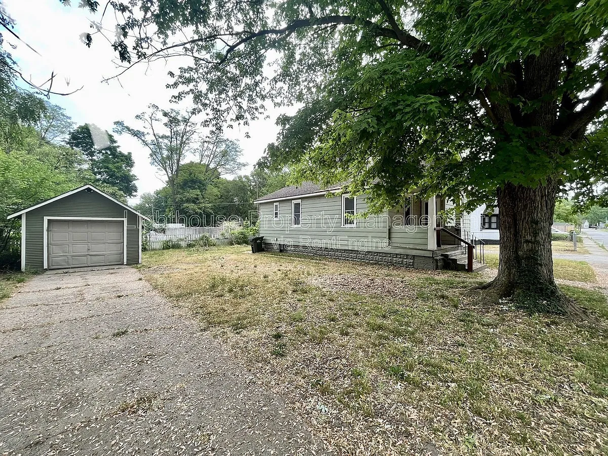 Building Photo - 1126 Holt St