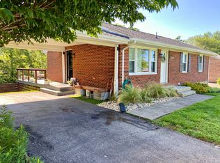 4767 Golfview Dr NE, Roanoke, VA 24019
