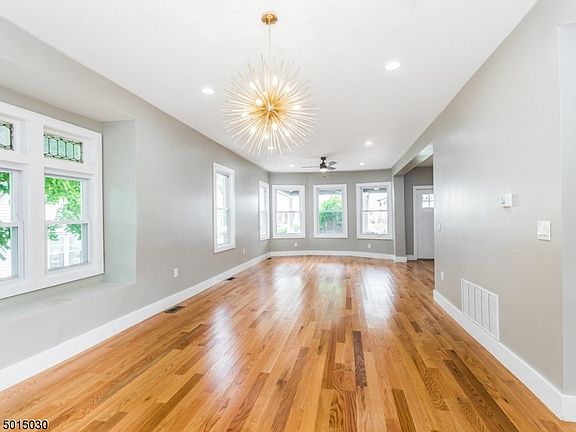 4th image of 470 Mountainview Ave