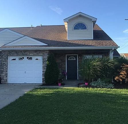 3rd image of 129 Cambria Hill Dr