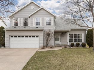 1304 Fox Trail Dr NE, Cedar Rapids, IA 52402