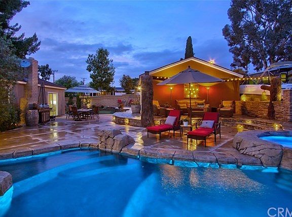 Sparkling Pebble Tec rock pool w/fun Baja-shelf entry!