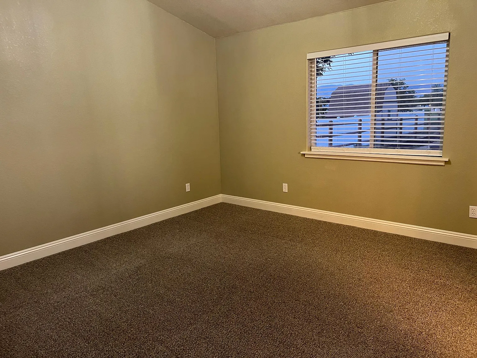 17960 Swaps Ct — Photo 4