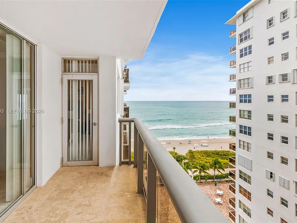 6039 Collins Ave #1206