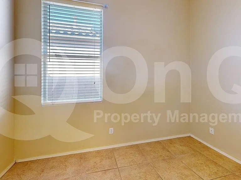 100 N Desert Stream Dr — Photo 9