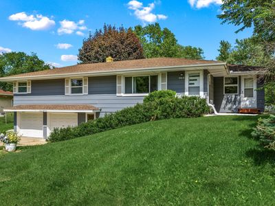 2810 Western Ave N, Roseville, MN, 55113