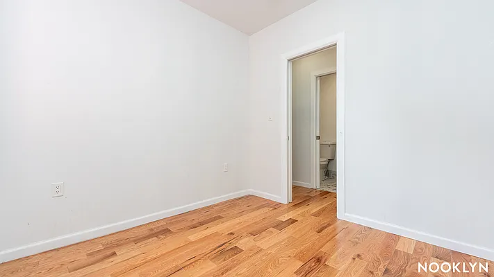 Rented by Nooklyn NYC LLC | media 17