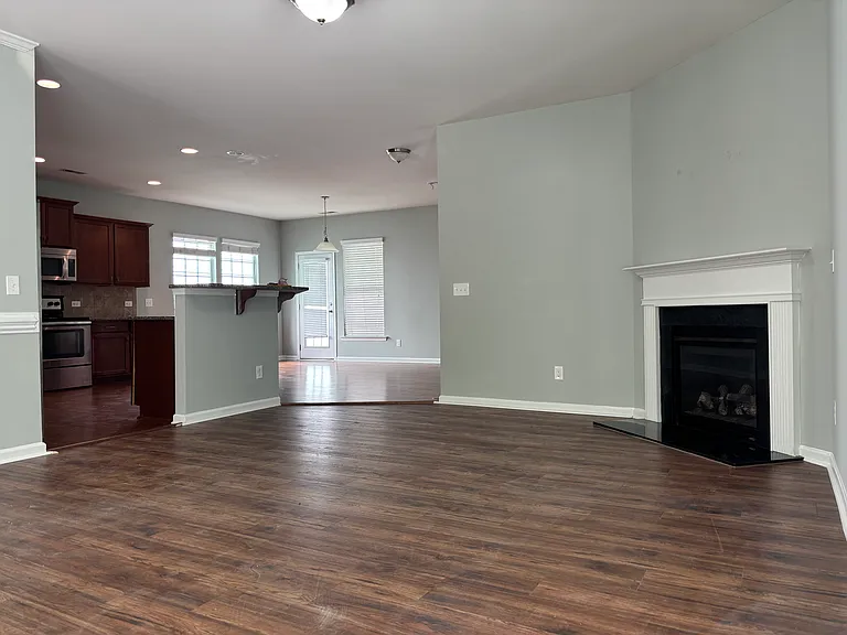 Royal Winchester Dr — Photo 5