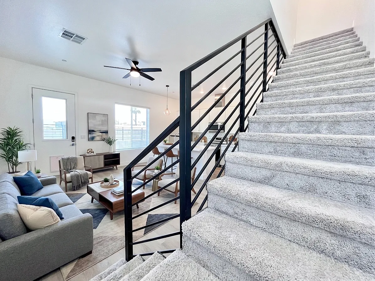 2 bed, 2.5 bath, 1322 sqft, $2,695 — Photo 2