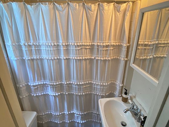 4th image of 472 3rd St APT C